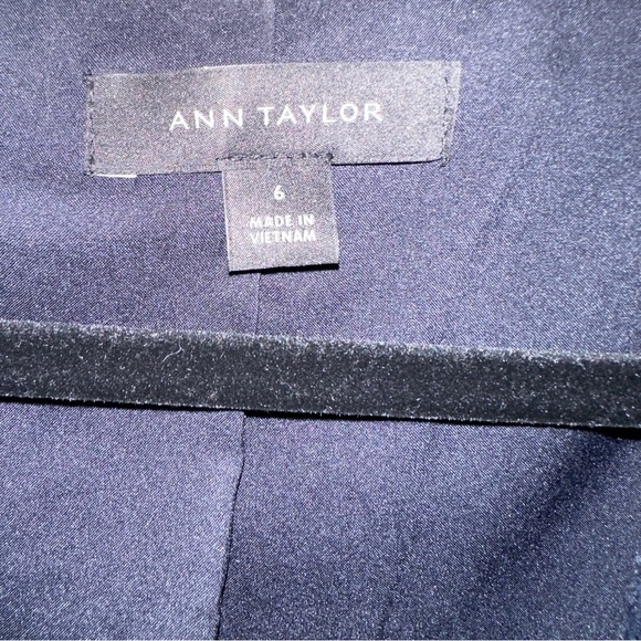 Ann Taylor Geo Check Pattern Ruffle Cuffed One Button Size 6 - Picture 3 of 9